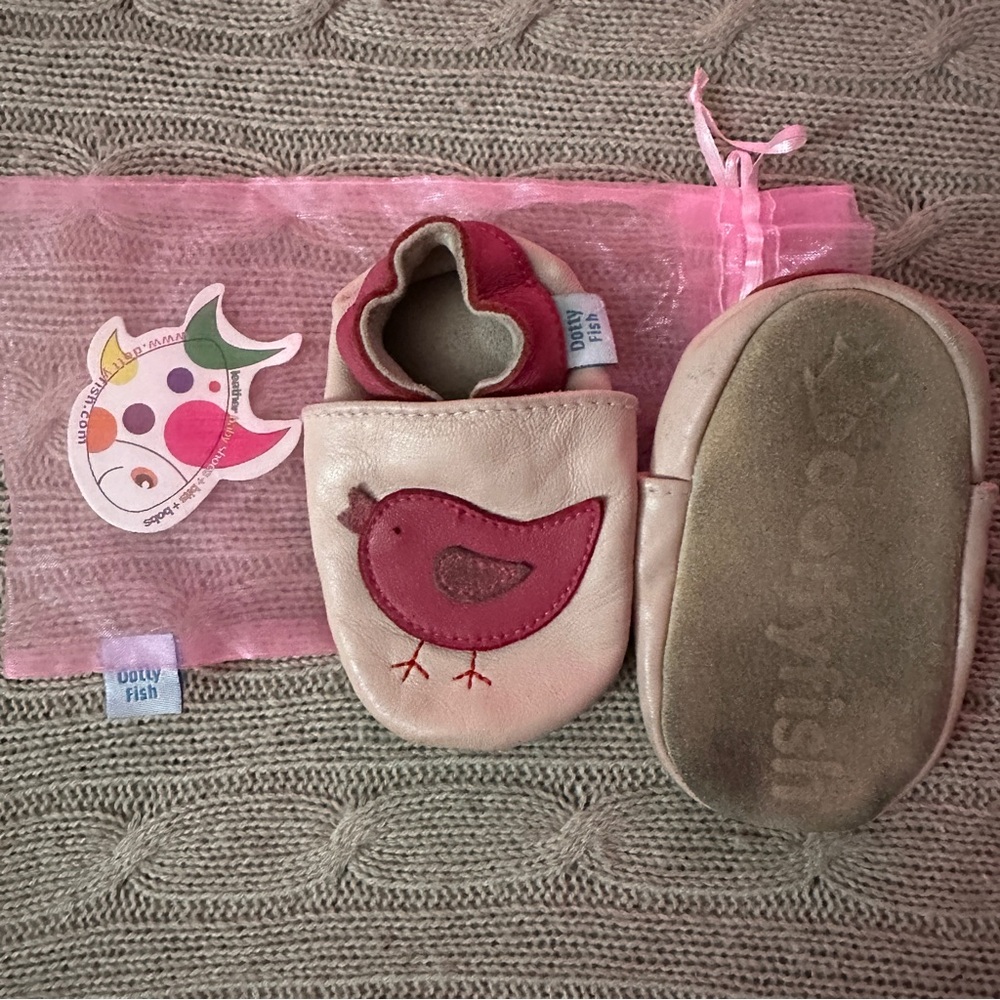 EUC 8pc Robeez/Zutano/Nicole Miller Baby Girl Soft Sole Shoe Bundle, Sizes 2-3 - Picture 9 of 10